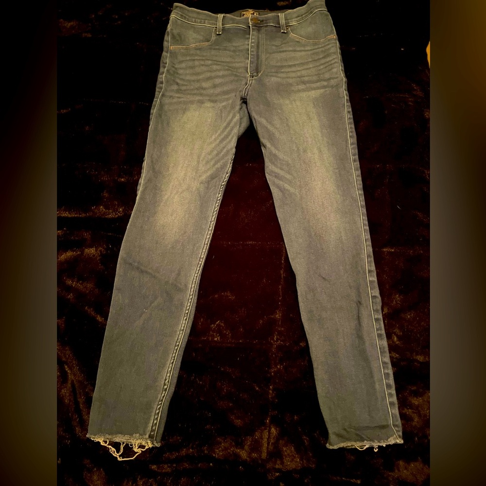 Abercrombie & Fitch Ultra High Rise Jean Legging